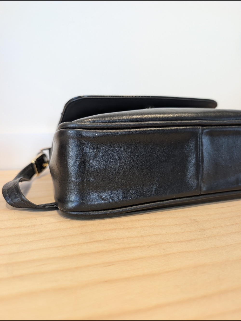 Vintage Naturalizer Black Leather & Patent Flap Shoulder Bag - Made in Canada - Picture 7 of 15